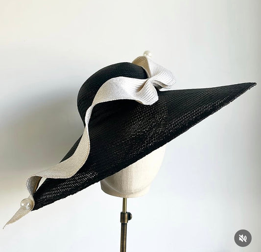Derby wide brim