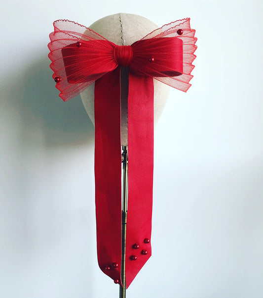 Scarlet bow