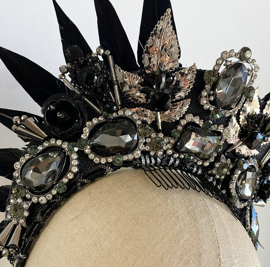 Silver onyx crown