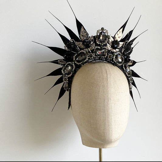 Silver onyx crown